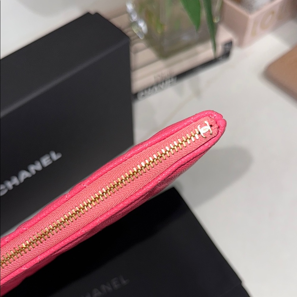 Authentic small CHANEL O Case in Pink Quilted Clutch - Picture 10 of 12